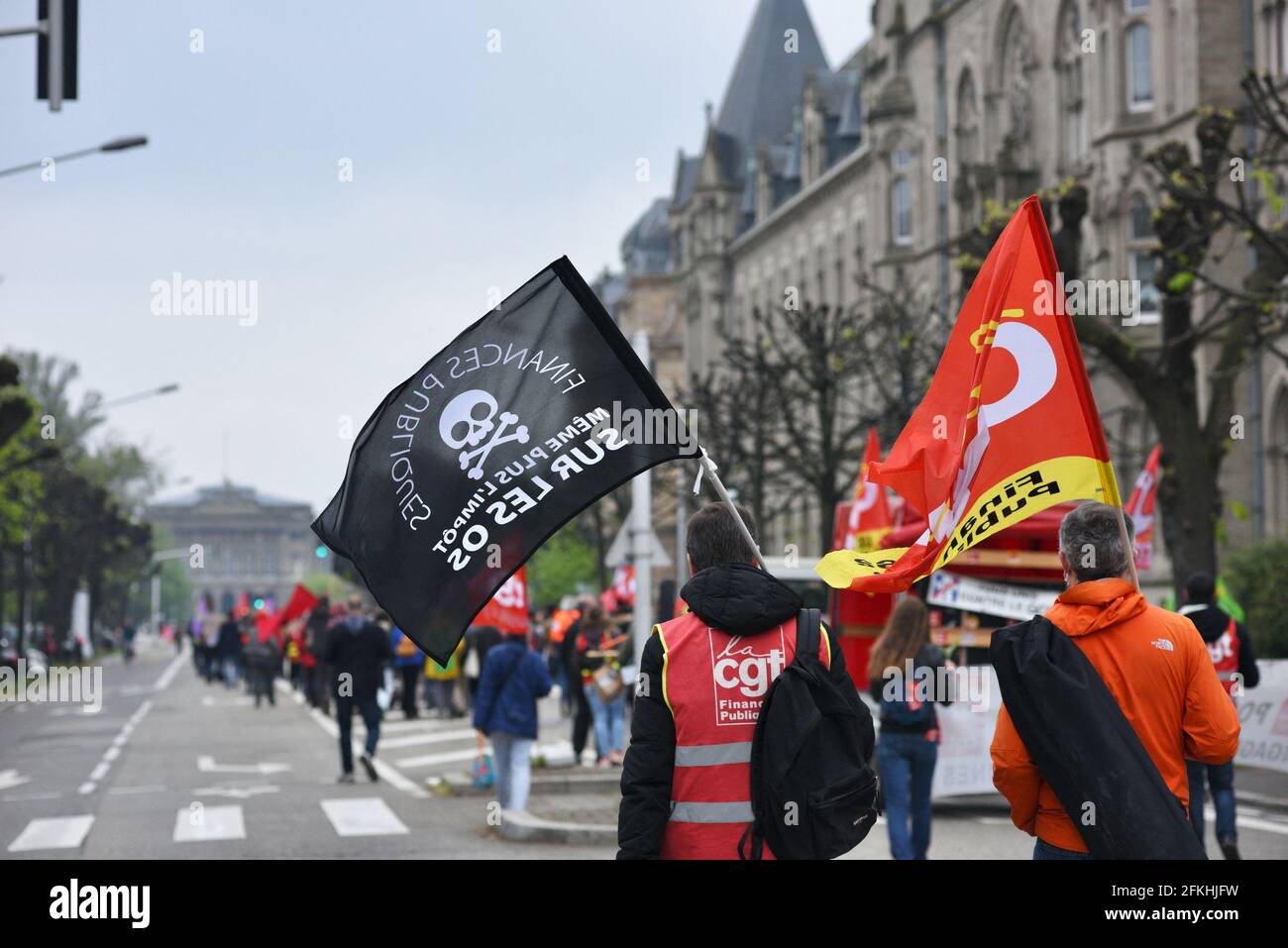 La France, le 1er mai 2021, défilé traditionnel du 1er mai, fête du travail, rassembla différents mouvements et l'inter-Union. 1er mai 2021, à Strasbourg Nord-est de la France. Photo de Nicolas Roses/ABACAPRESS.COM Banque D'Images