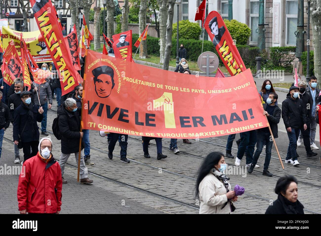 La France, le 1er mai 2021, défilé traditionnel du 1er mai, fête du travail, rassembla différents mouvements et l'inter-Union. 1er mai 2021, à Strasbourg Nord-est de la France. Photo de Nicolas Roses/ABACAPRESS.COM Banque D'Images