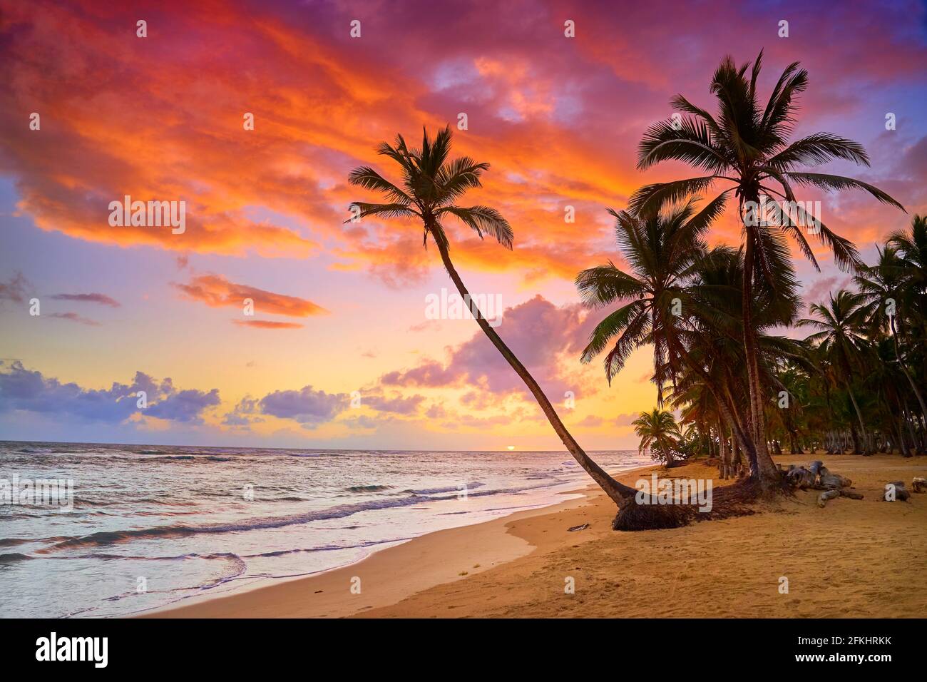 Plage de Punta Cana au lever du soleil, République dominicaine, Caraïbes Banque D'Images