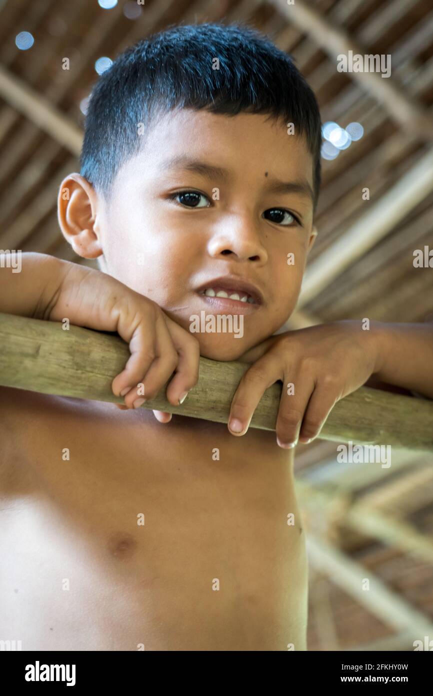 Tribu indigène Bora de l'Amazonie péruvienne Banque D'Images