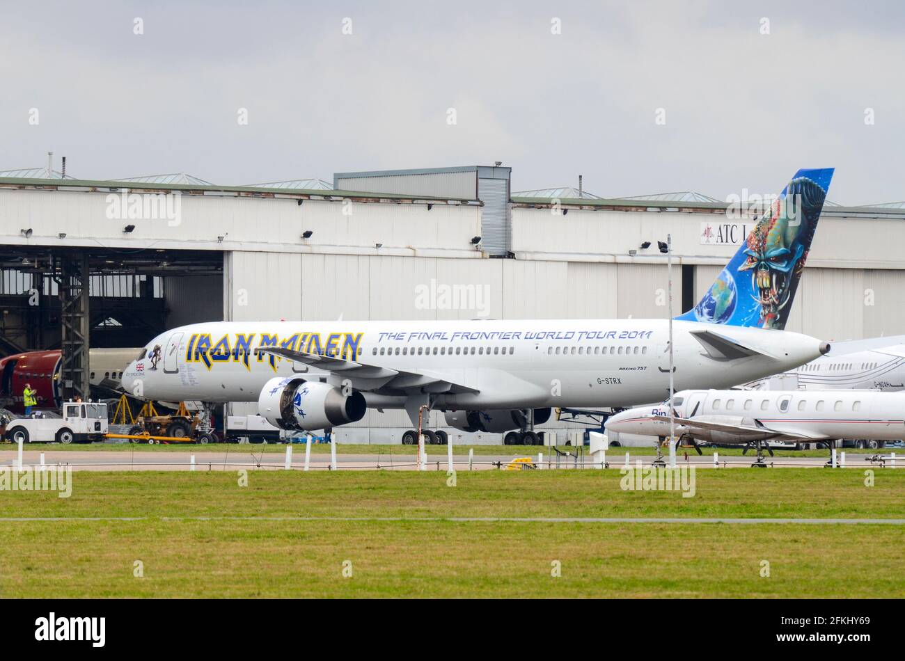 Ed Force One Boeing 757 G-STRX de Iron Maiden roulé Après
