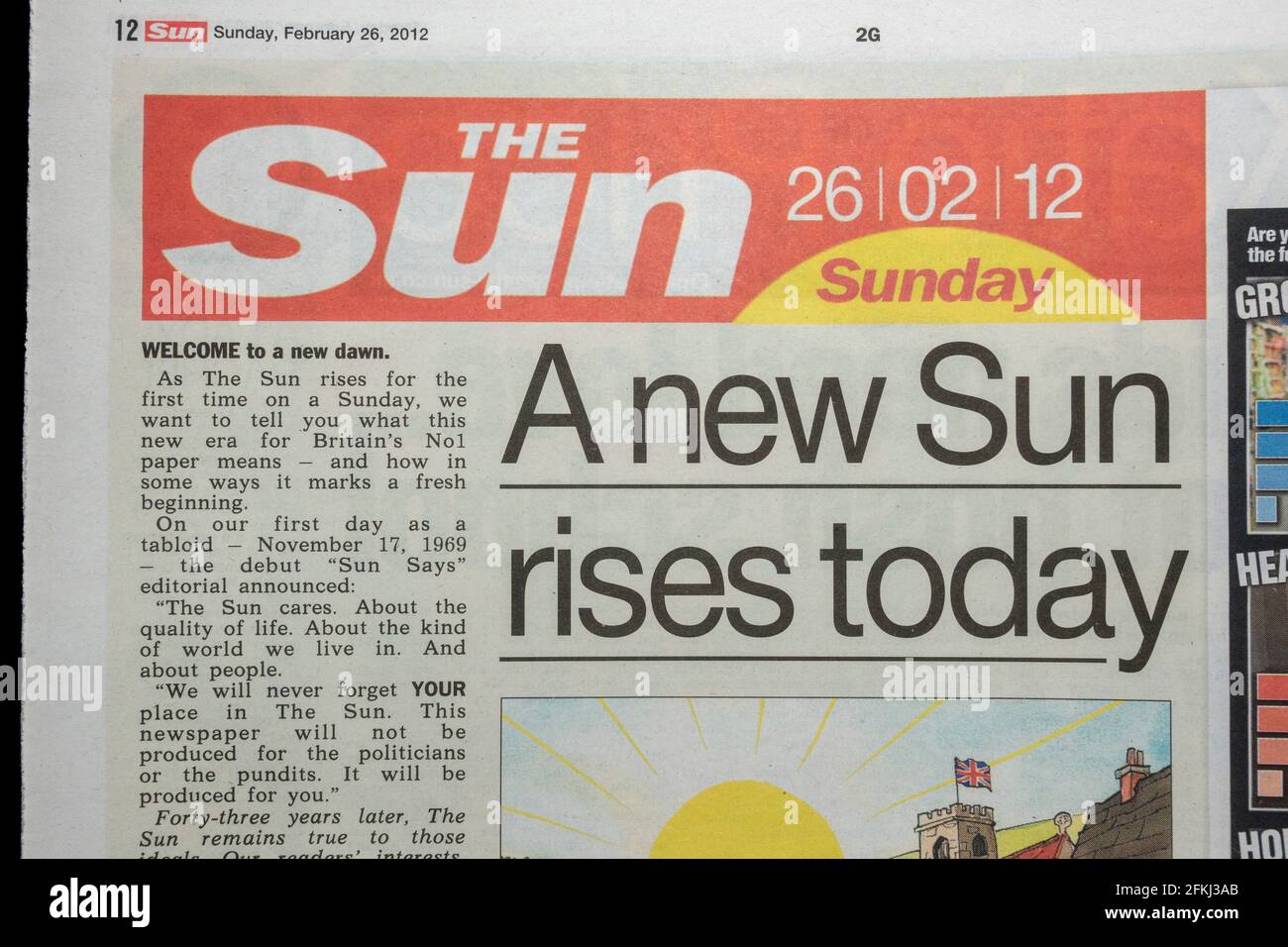 Le titre éditorial « a New Sun Rises Today » du premier journal tabloïd britannique du dimanche « un dimanche », lancé le 26 février 2012. Banque D'Images