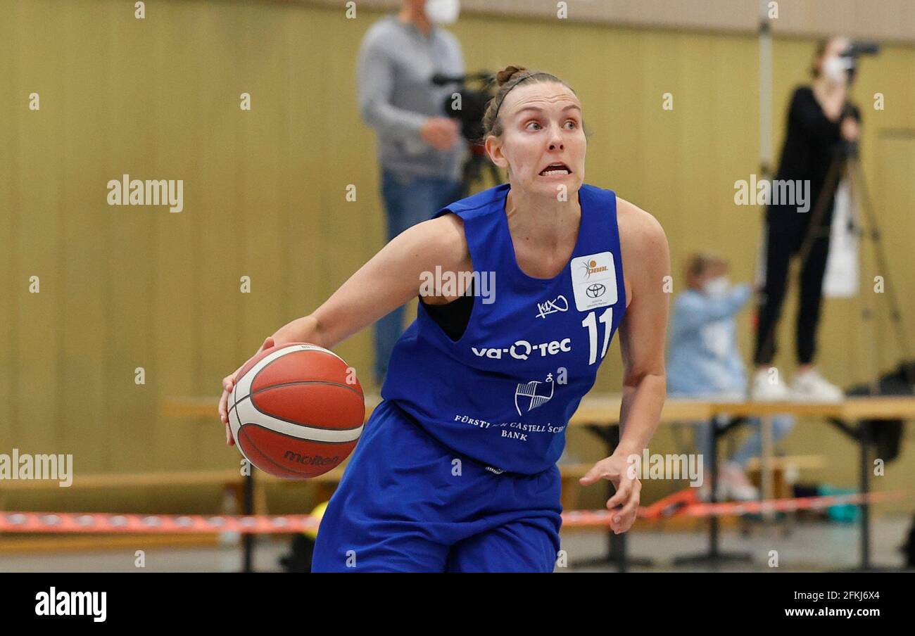 Duesseldorf, Allemagne, 30/04/2021, firo basketball femmes: 04/30/2021 2nd Bundesliga 2020 2021, jeux de promotion, 1st game QOOL SHARKS Wuerzburg, Wvºrzburg - Capitol Bascats DvºDüsseldorf, Duesseldorf, GER, 66-86 image: V. Left Katlyn Theresa Yohn (QOOL SHARKS Wuerzburg) | utilisation dans le monde entier Banque D'Images