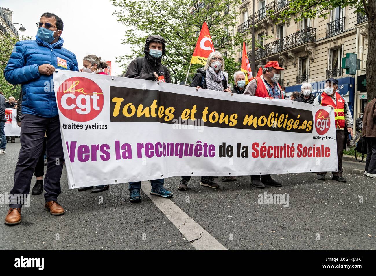 Paris, France. 1er mai 2021. La manifestation du jour de mai de Paris réunit l'UAF, les solidaires, la Lutte Ouvrière, la CGT et la Force Ouvrière (FO) Banque D'Images