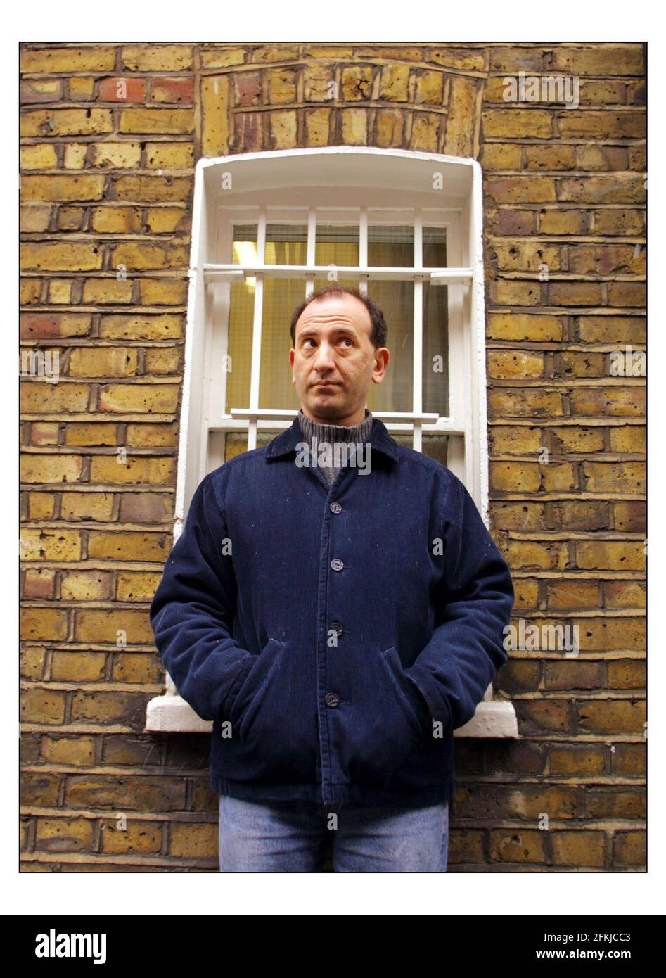 Armando Iannucci.... diffuseur, écrivain satirique pour Deborah Ross int. pic David Sandison. 4/3/2003 Banque D'Images