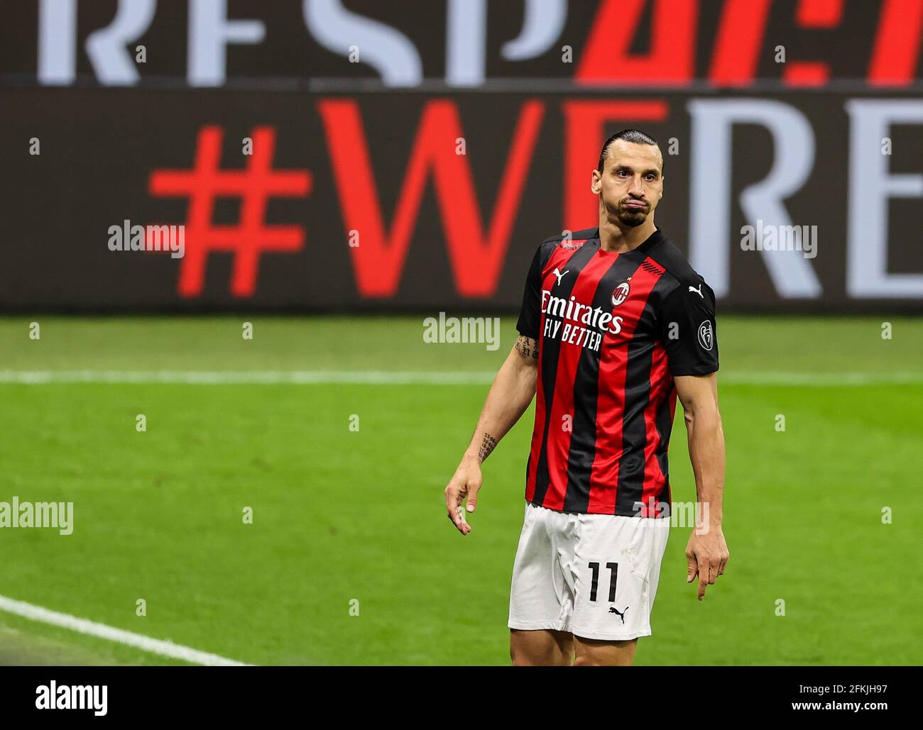 Zlatan Ibrahimovic de l'AC Milan réagit pendant la série A. 2020/21 match de football entre AC Milan et Benevento Calcio à / LM Banque D'Images