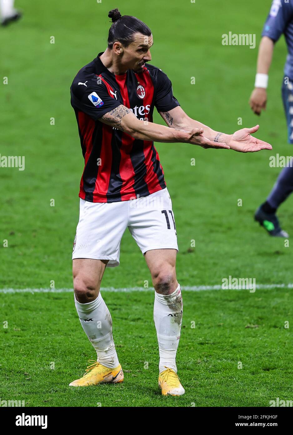 Zlatan Ibrahimovic de l'AC Milan réagit pendant la série A. 2020/21 match de football entre AC Milan et Benevento Calcio à / LM Banque D'Images