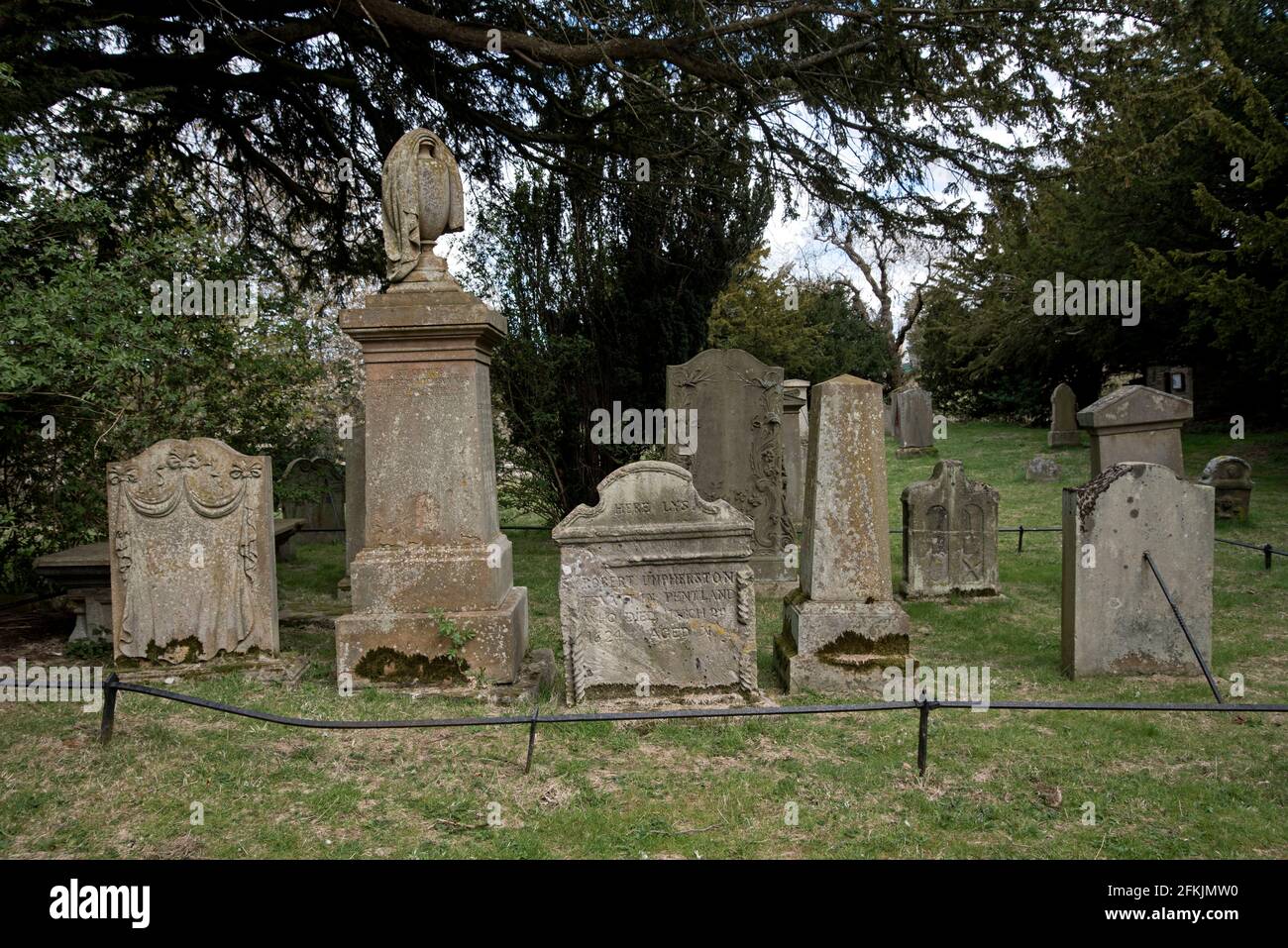 Le cimetière de l'ancien Pentland du XVIIe siècle près de Loanhead, Édimbourg, Écosse, Royaume-Uni. Banque D'Images Le cimetière de l'ancien Pentland du XVIIe siècle près de Loanhead, Édimbourg, Écosse, Royaume-Uni. Banque D'Images