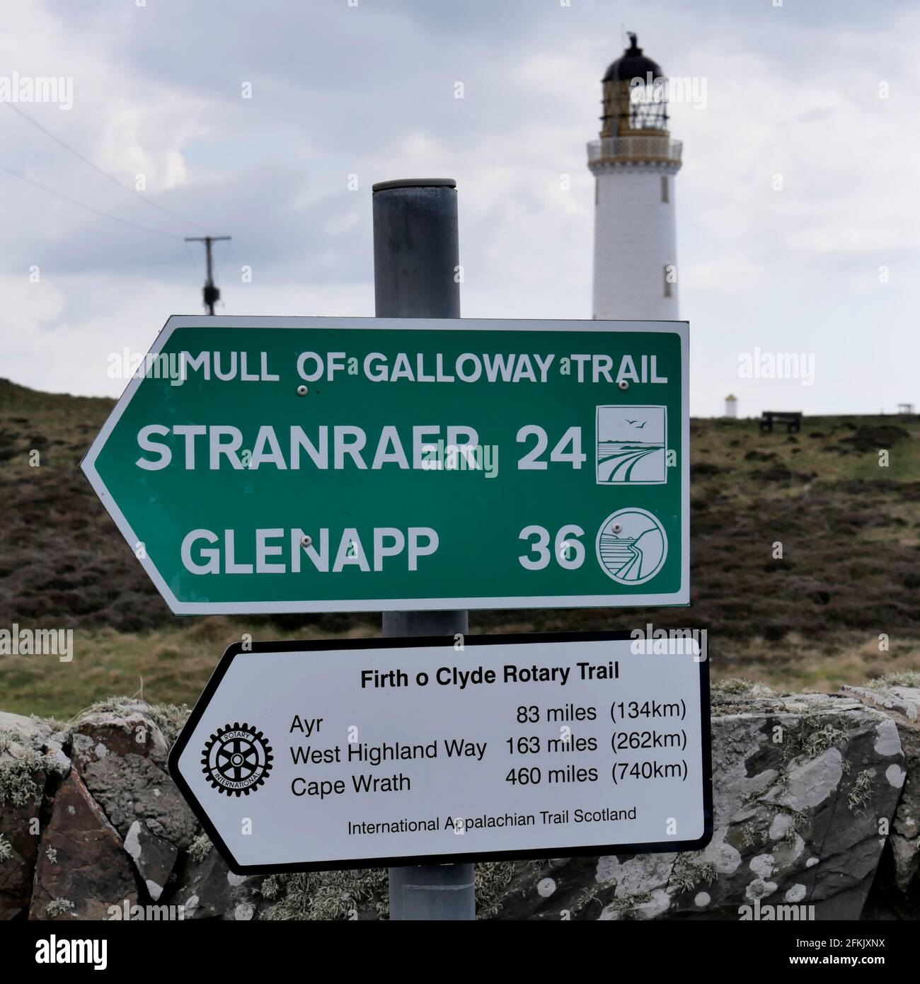 Panneau pour le sentier de Mul of Galloway et le sentier de Firth of Clyde Rotary, près du phare, Écosse, Royaume-Uni Banque D'Images