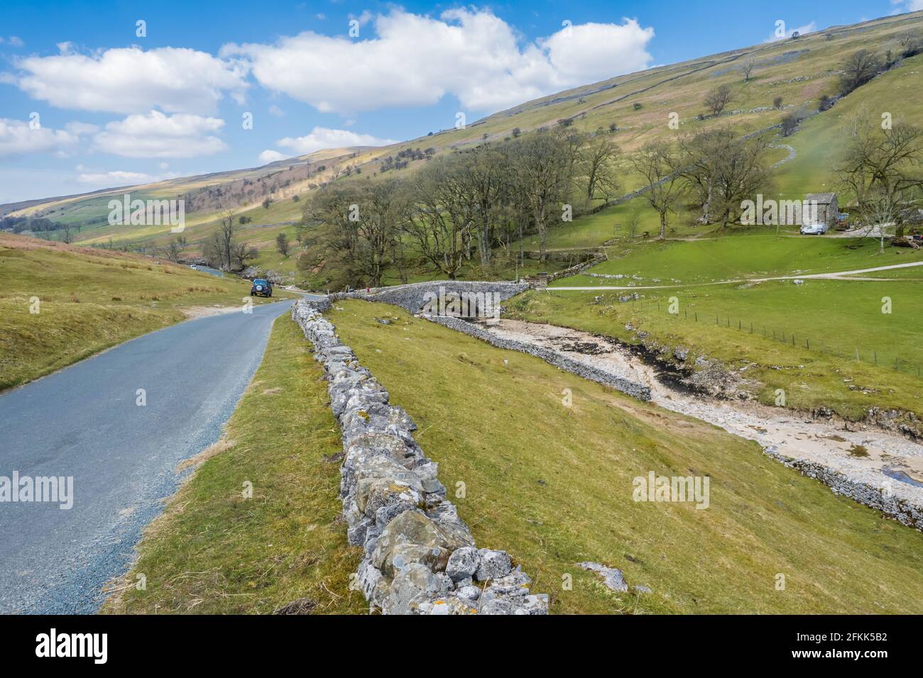 Le Dales Way est un sentier de 80 kilomètres de long dans le nord de l'Angleterre, depuis Ilkley, West Yorkshire, jusqu'à Bowness-on-Windermere, Cumbria. Banque D'Images