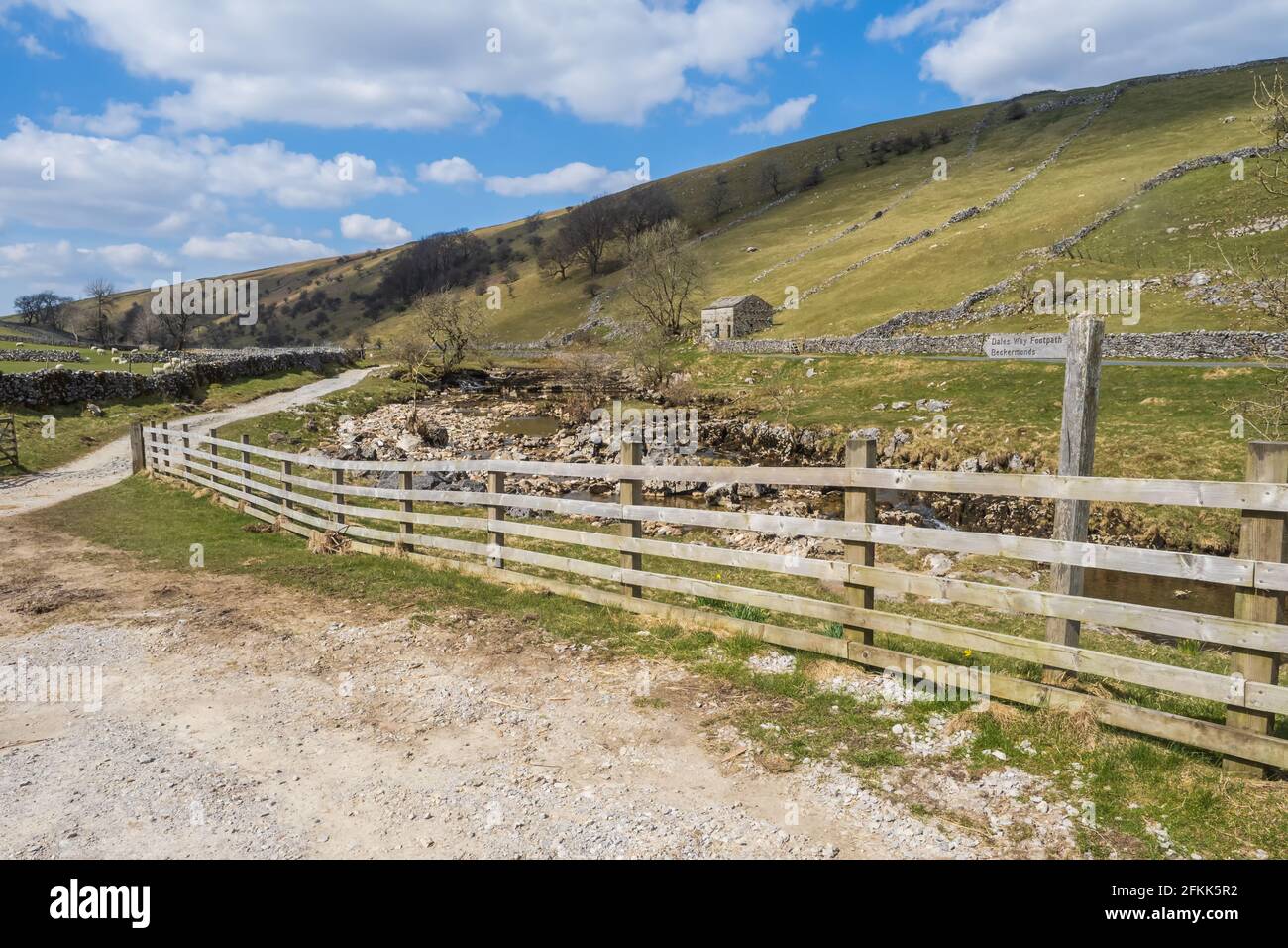 Le Dales Way est un sentier de 80 kilomètres de long dans le nord de l'Angleterre, depuis Ilkley, West Yorkshire, jusqu'à Bowness-on-Windermere, Cumbria. Banque D'Images