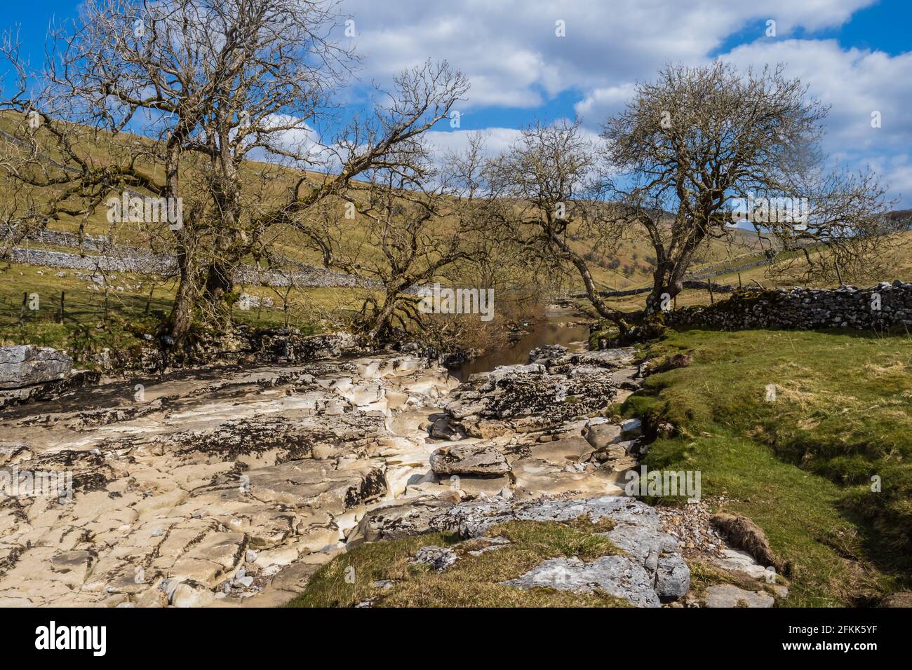Le Dales Way est un sentier de 80 kilomètres de long dans le nord de l'Angleterre, depuis Ilkley, West Yorkshire, jusqu'à Bowness-on-Windermere, Cumbria. Banque D'Images