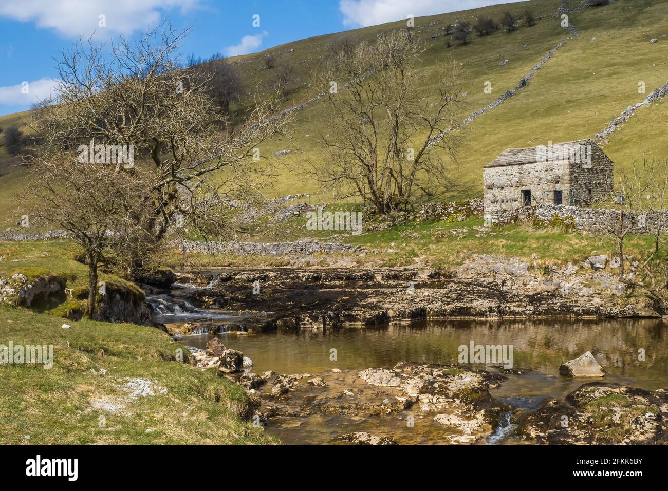 Le Dales Way est un sentier de 80 kilomètres de long dans le nord de l'Angleterre, depuis Ilkley, West Yorkshire, jusqu'à Bowness-on-Windermere, Cumbria. Banque D'Images