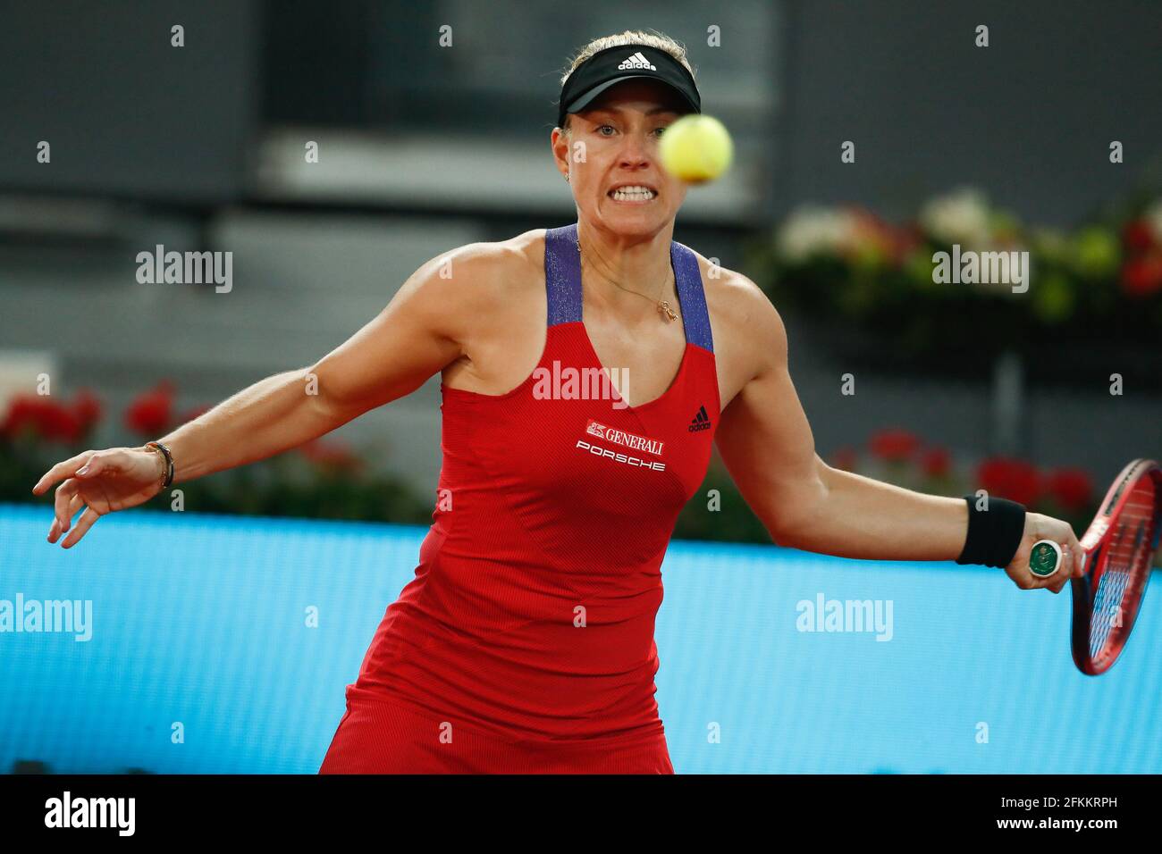 Angélique Curber d'Allemagne en action pendant son match des femmes  célibataires, deuxième tour, contre Petra Kvitova de la République tchèque  sur le Mutua Madrid Open 2021, Masters 1000 tournoi de tennis le