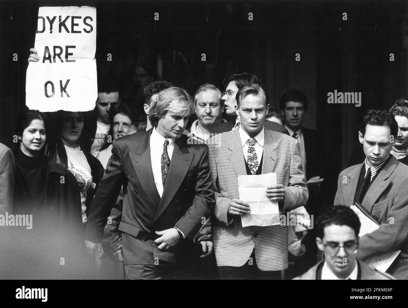 Jason Donovan quitte la High court après avoir reçu ¿200,000 in Son cas de diffamation contre le magazine The face Banque D'Images