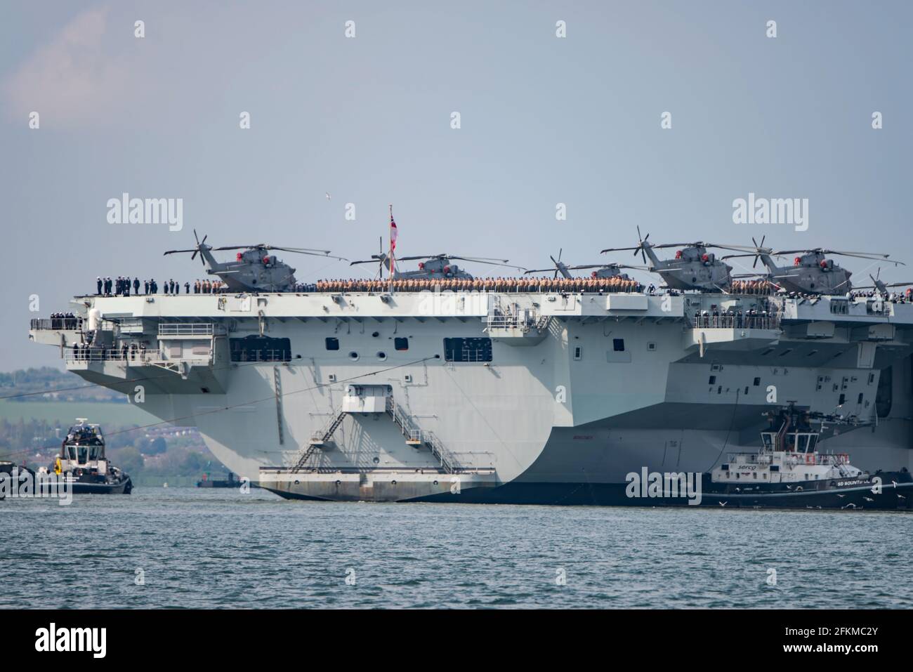 Le HMS Queen Elizabeth (R08) a quitté Portsmouth (Royaume-Uni) le 1/5/2021 pour participer à l'exercice Strike Warrior avant de se rendre dans la région Indo-Pacifique. Banque D'Images