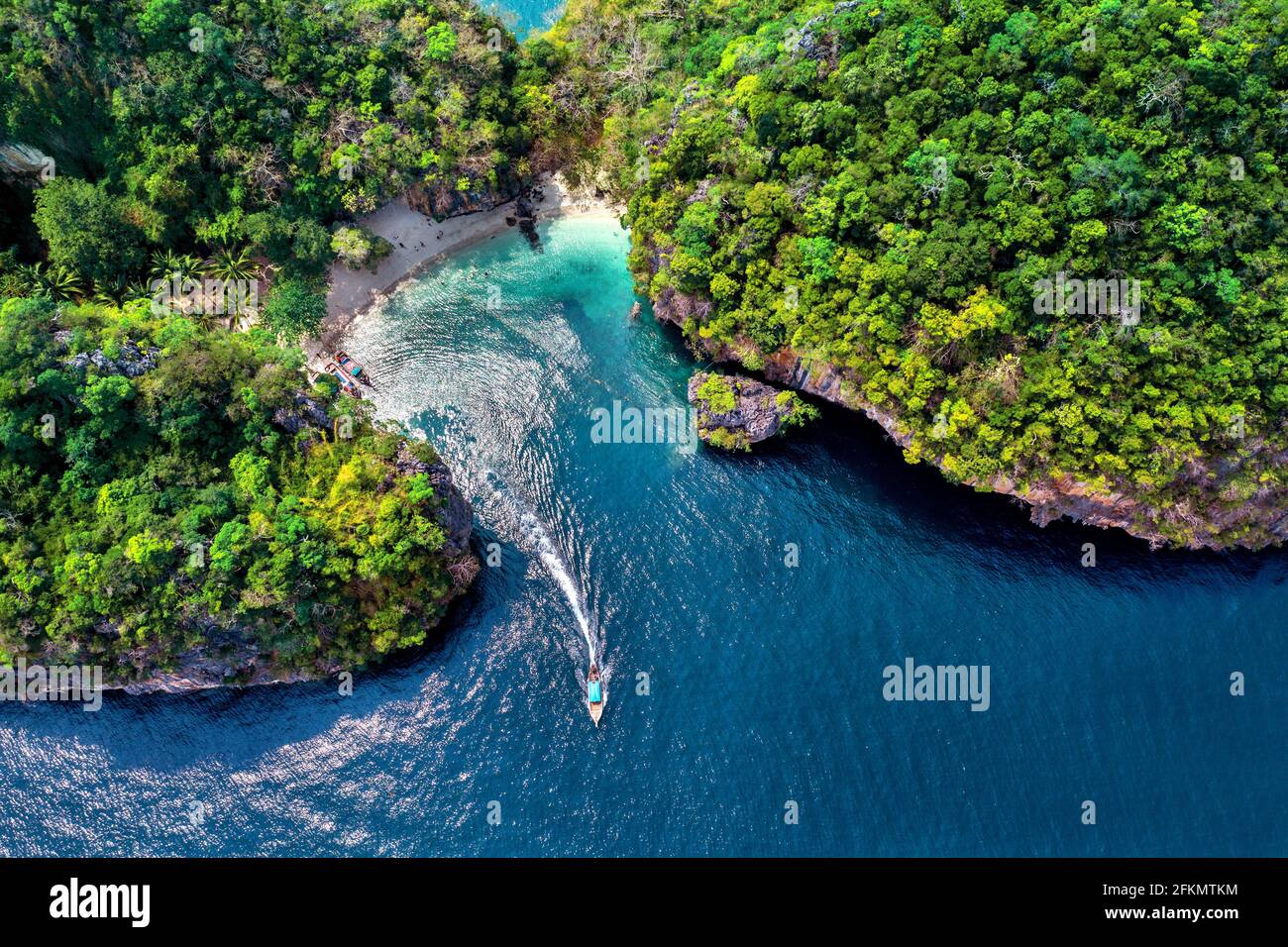 Vue aérienne de l'île Lao Lading à Krabi, en Thaïlande. Banque D'Images