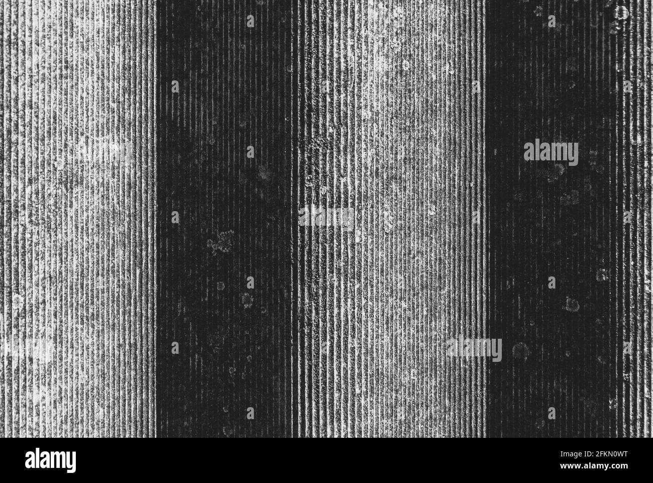 Arrière-plan abstrait noir et blanc des vagues d'ardoise. Banque D'Images