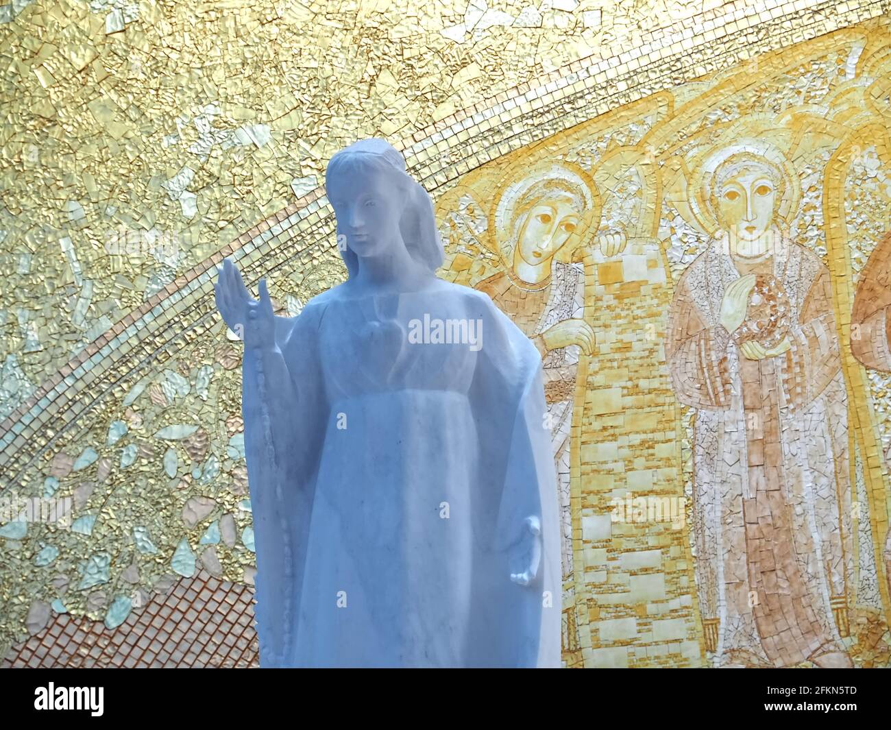 Intérieur de la basilique da Santissima Trindade, église de Fatima dans la région Centro du Portugal Banque D'Images