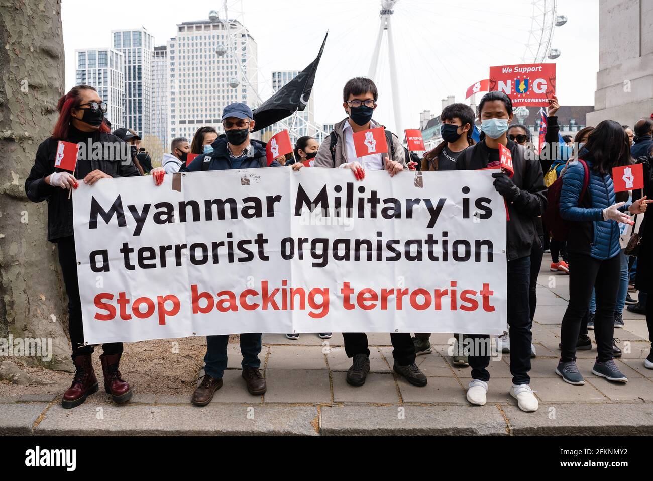 Londres, Royaume-Uni. 2 mai 2021. Global Myanmar protestation contre le gouvernement militaire du Myanmar et en faveur du gouvernement d'unité nationale Banque D'Images