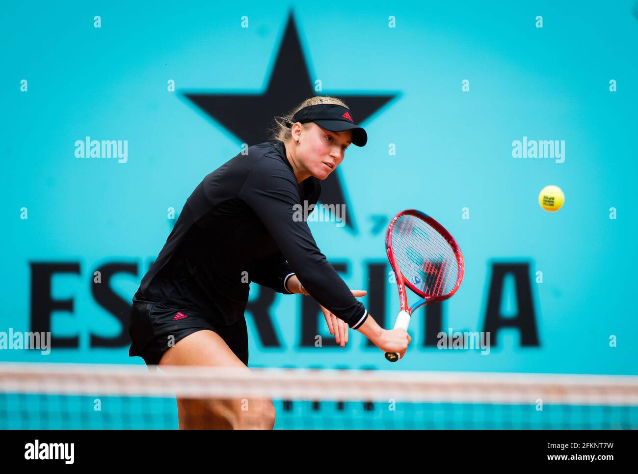 Elena Rybakina de Kazakstan lors du deuxième tour de la Mutua Madrid Open 2021, Masters 1000 tournoi de tennis le 2 mai 2021 à la Caja Magica à Madrid, Espagne - photo Rob Prange / Espagne DPPI / DPPI / LiveMedia Banque D'Images