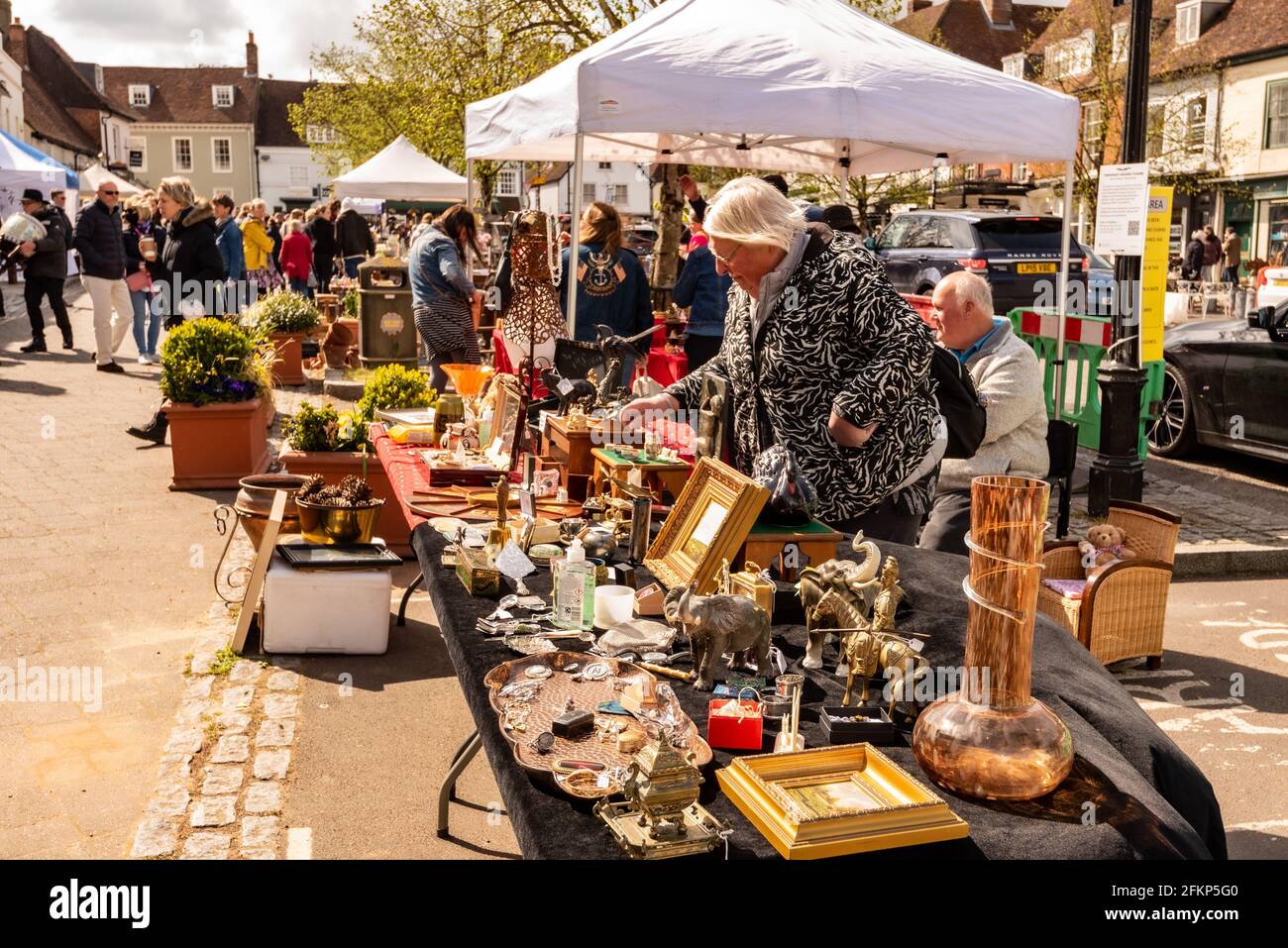 Alresford Brocante, marché aux puces local, Alresford, Hampshire, Royaume-Uni Banque D'Images