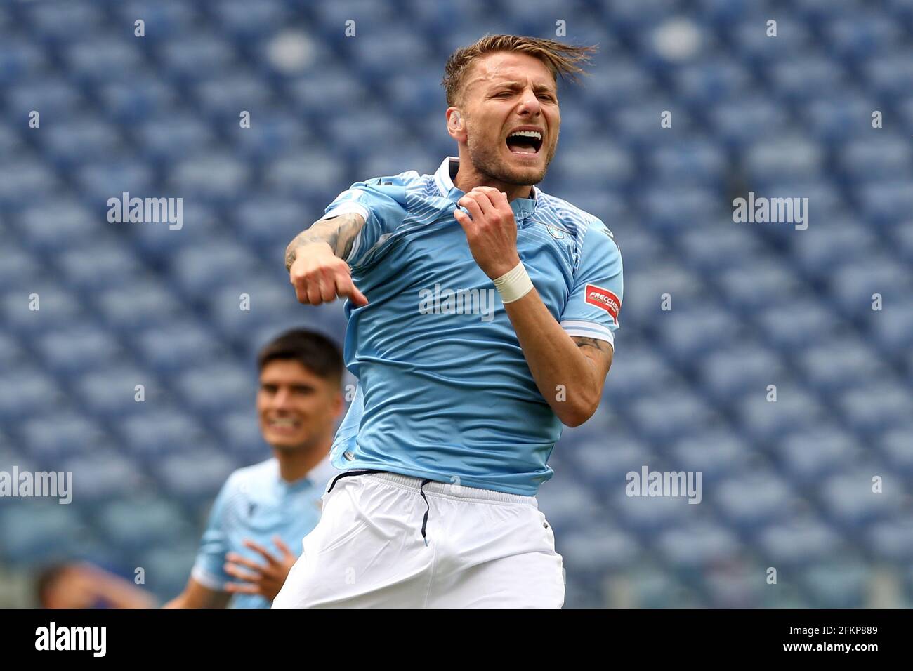 Ciro immobile (Latium) réagit après avoir perdu une balle pendant la série UN match entre SS Lazio vs Gênes CFC au Stadio Olimpico le 2 mai 2021 à Rome, Italie. Lazio gagne 4-3. (Photo de Giuseppe Fama/Pacific Press/Sipa USA) Banque D'Images