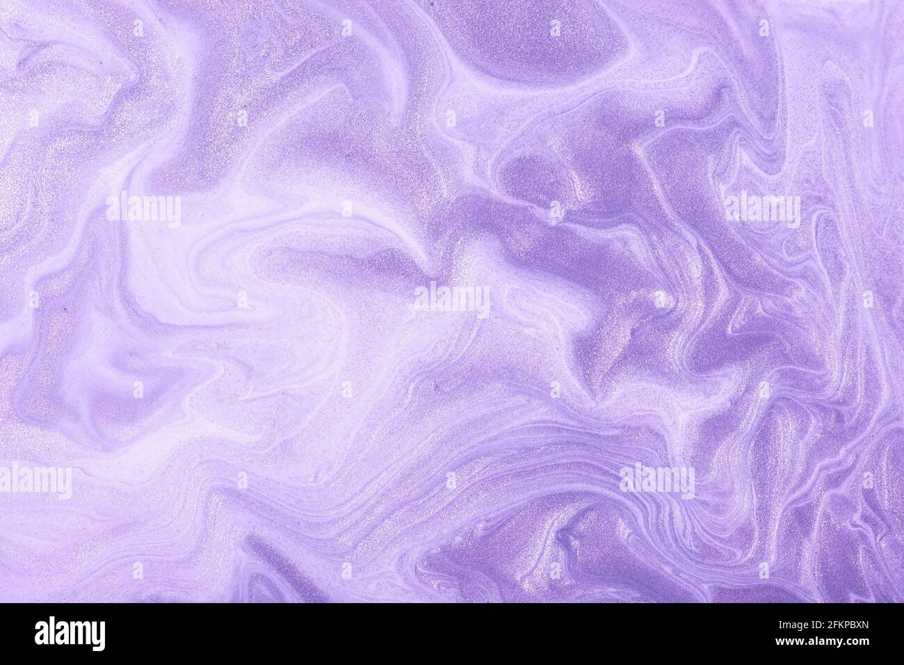 Abstrait fluide art fond violet clair et couleurs lilas. Marbre liquide.  Peinture acrylique sur toile avec dégradé brillant violet. Dos d'encre à  l'alcool Photo Stock - Alamy