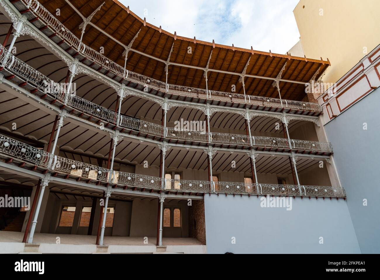 Madrid, Espagne. La façade de Beti Jai à Madrid. C'est un lieu sportif de style néo-Mudejar, le dernier fronton basque de pelota survivant à Madrid Banque D'Images