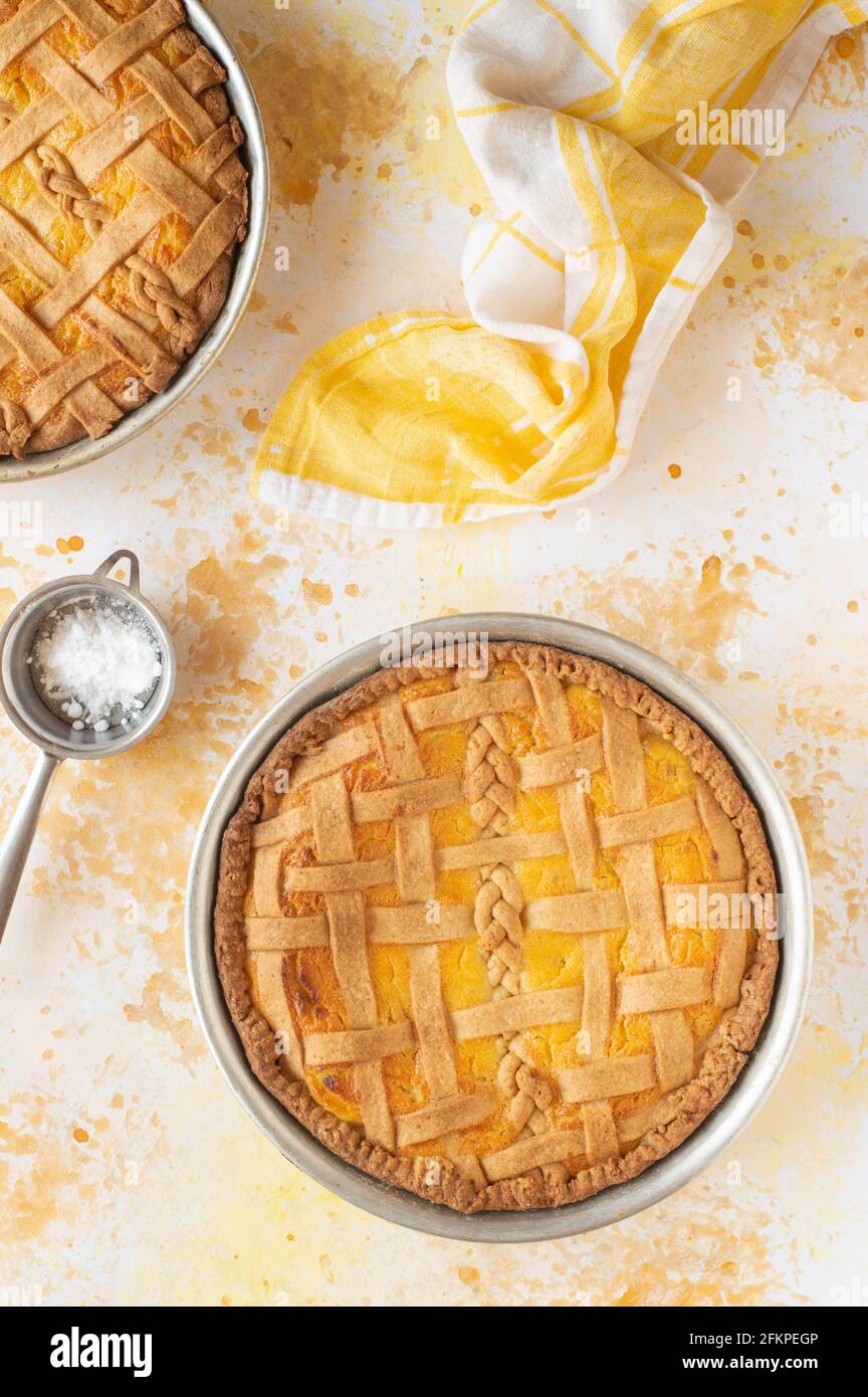 Gateau De Paques Napolitain Typique Pastiera Photo Stock Alamy