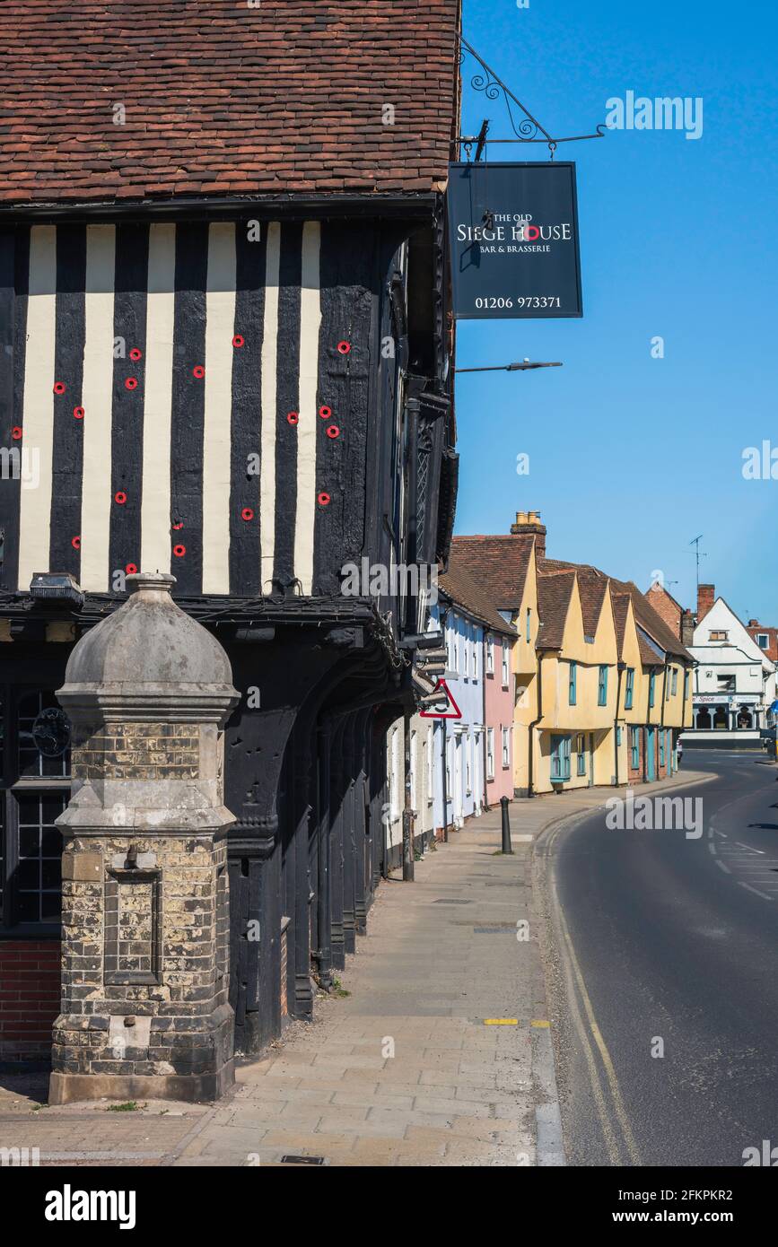 Vue sur l'ancien siège de Colchester, un bâtiment C16 présentant encore des trous de balle dans ses poutres depuis le siège de Colchester (1648), Essex, Royaume-Uni Banque D'Images