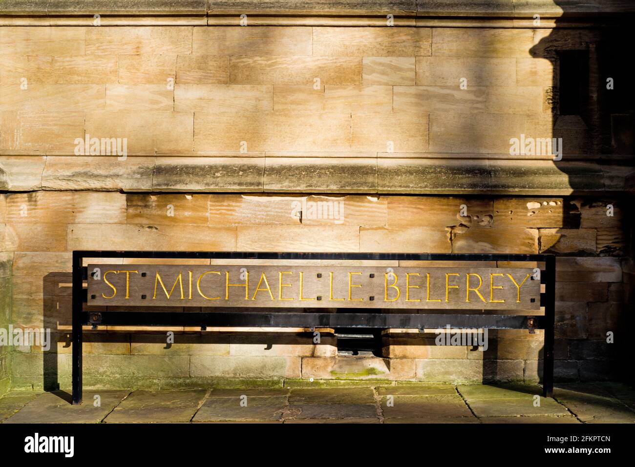 Saint-Michel-le-Belfrey Church Sign, High Petergate, York, Angleterre Banque D'Images