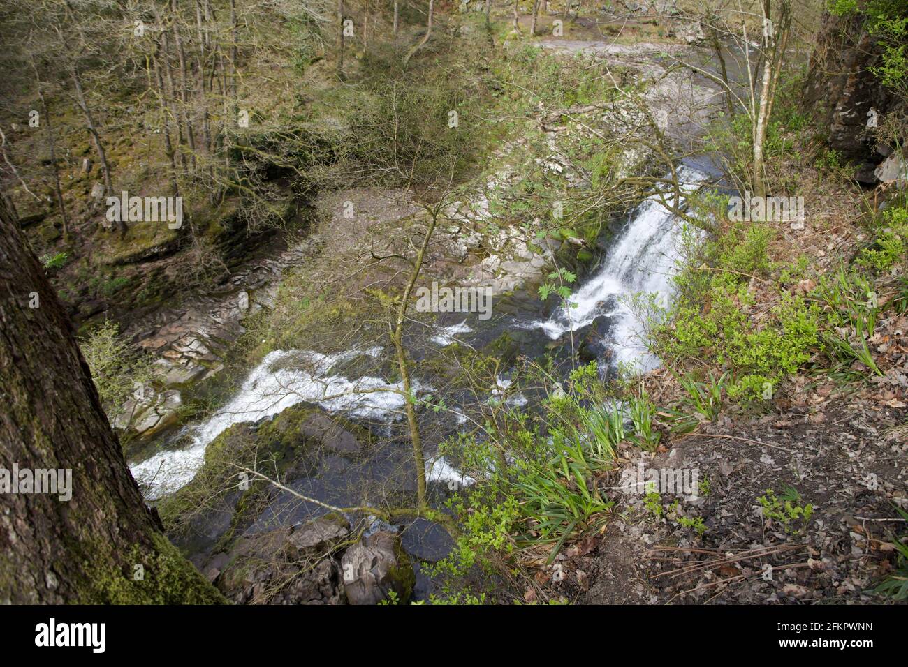 Vue depuis le dessus d'une chute d'eau sur les four Falls Piste Banque D'Images