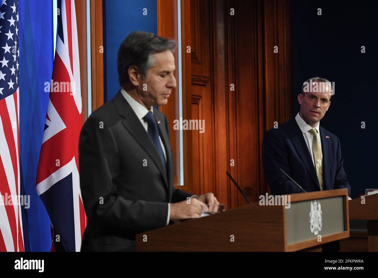 Antony Blinken (à gauche), secrétaire D’État AMÉRICAIN, et Dominic Raab, secrétaire aux Affaires étrangères, lors d’une conférence de presse à Downing Street à Londres. Date de la photo: Lundi 3 mai 2021. Banque D'Images