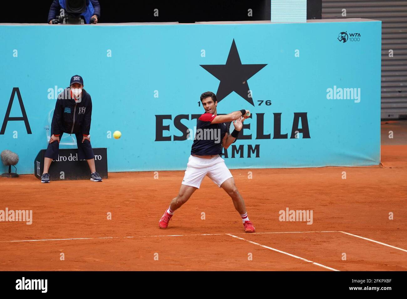 Madrid, Espagne. 03ème mai 2021. Pablo Andujar (SPA) contre Marcos Giron (US) lors de la session de lundi à l'ouverture de tennis de Mutua Madrid, Madrid 3 mai 2021 crédit: CORDIN PRESS/Alay Live News Banque D'Images