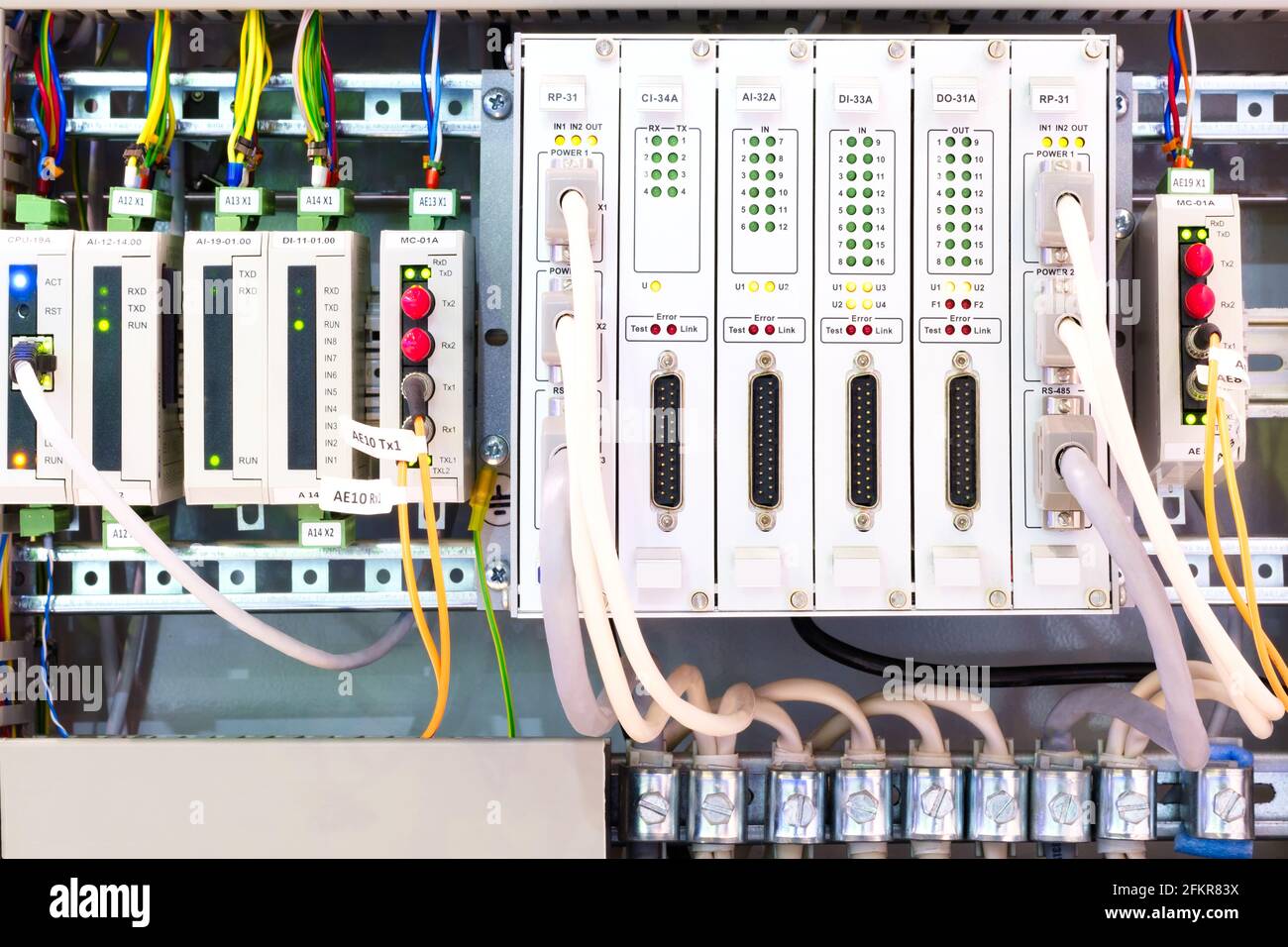 Vue du module de port de communication sur l'API en contrôle boîte de machine d'automatisation Banque D'Images