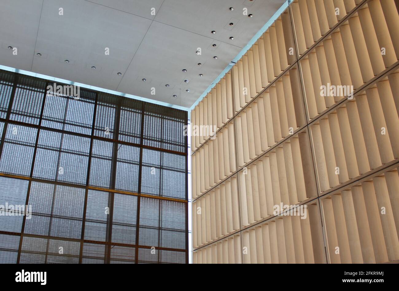 Église en cube translucide ultra moderne Herz Jesu Kirche à Munich, Allemagne Banque D'Images