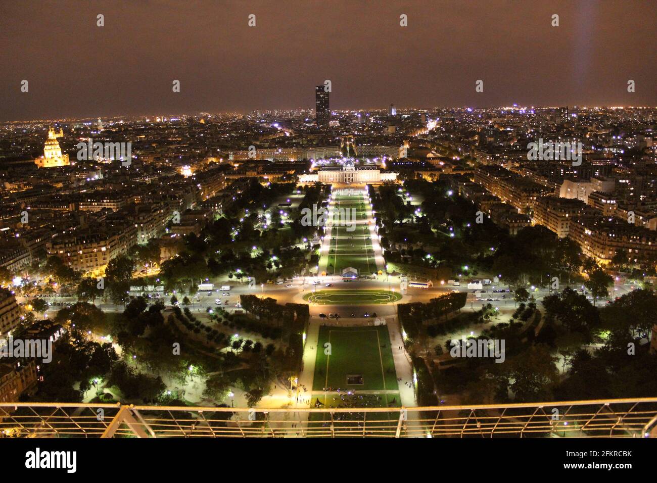 La Tour Eiffel à Paris, France de nuit Banque D'Images