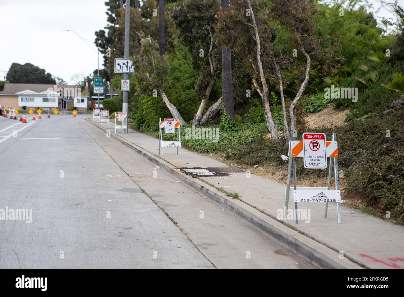 Vue détaillée zone de remorquage sur Pincay Dr. Déplacement vers l'ouest de la vue autour des rues frontalières du stade SOFI, dimanche 2 mai 2021, à Inglewood, Calif. (Jevo Banque D'Images Vue détaillée zone de remorquage sur Pincay Dr. Déplacement vers l'ouest de la vue autour des rues frontalières du stade SOFI, dimanche 2 mai 2021, à Inglewood, Calif. (Jevo Banque D'Images