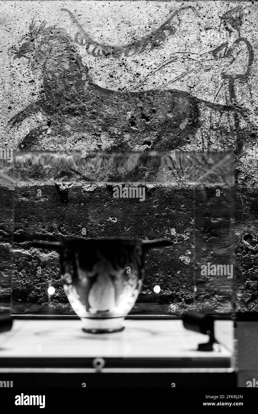 Naples, ITALIE. 2 mai 2020. 03/05/2021 Naples, l'exposition tant attendue sur les gladiateurs au Musée archéologique national de Naples, ouverte au public crédit: Fabio Sasso/ZUMA Wire/Alamy Live News Banque D'Images