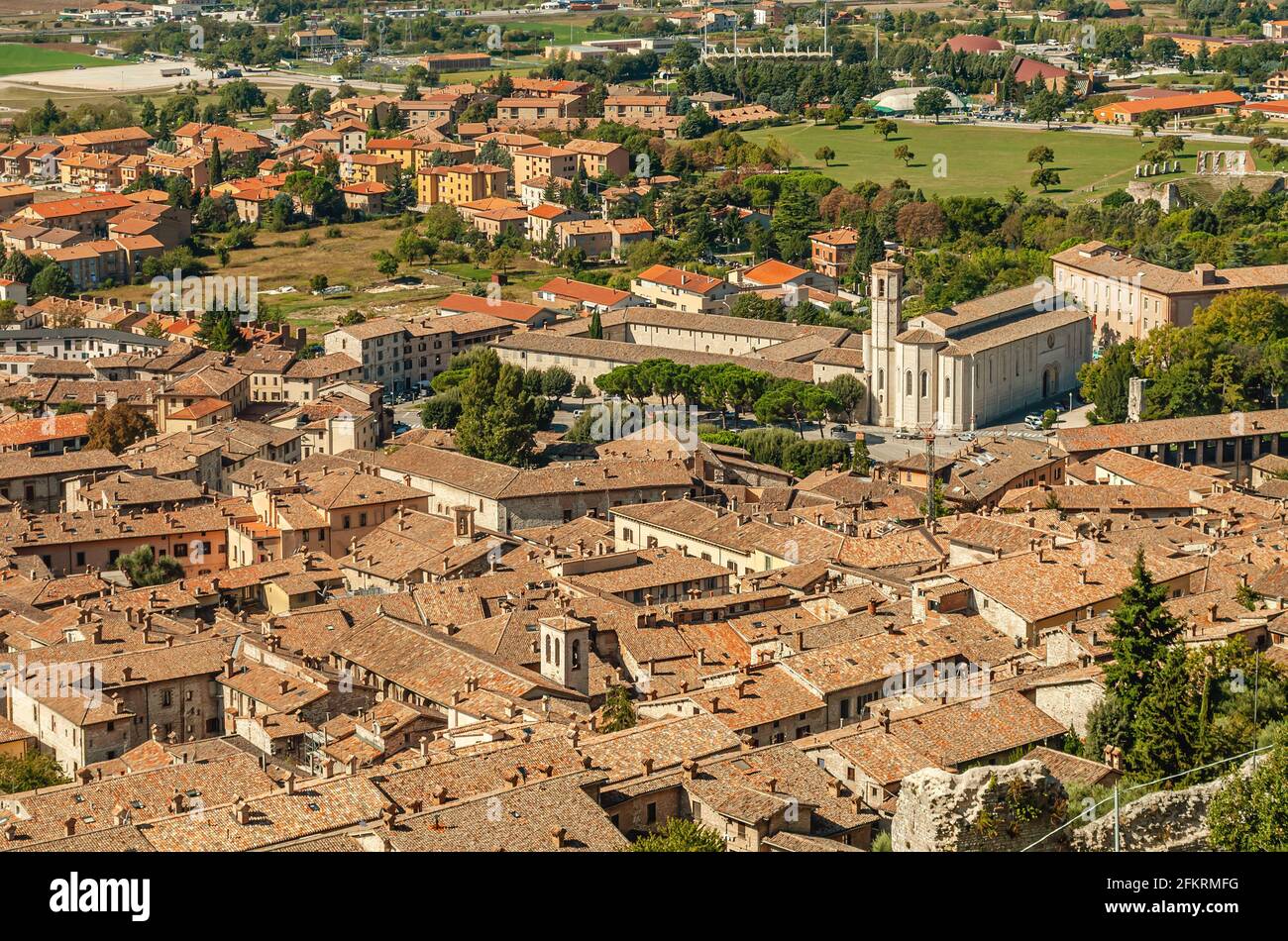Vue panoramique sur le centre-ville de Gubbio, Ombrie, Italie Banque D'Images