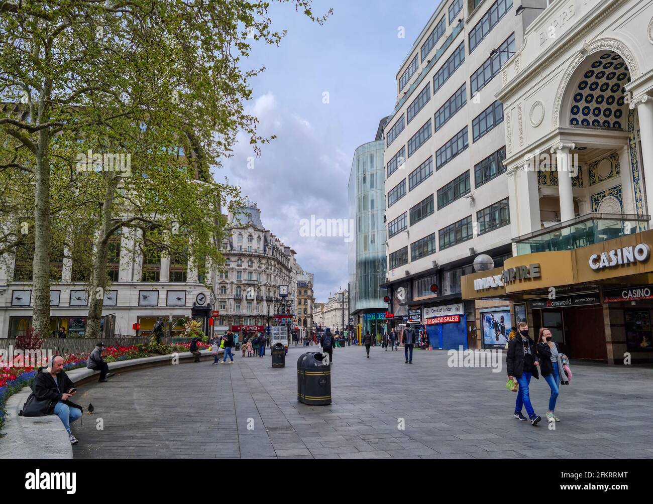 Vue générale sur Leicester Square. Un célèbre site touristique et centre culturel. Banque D'Images