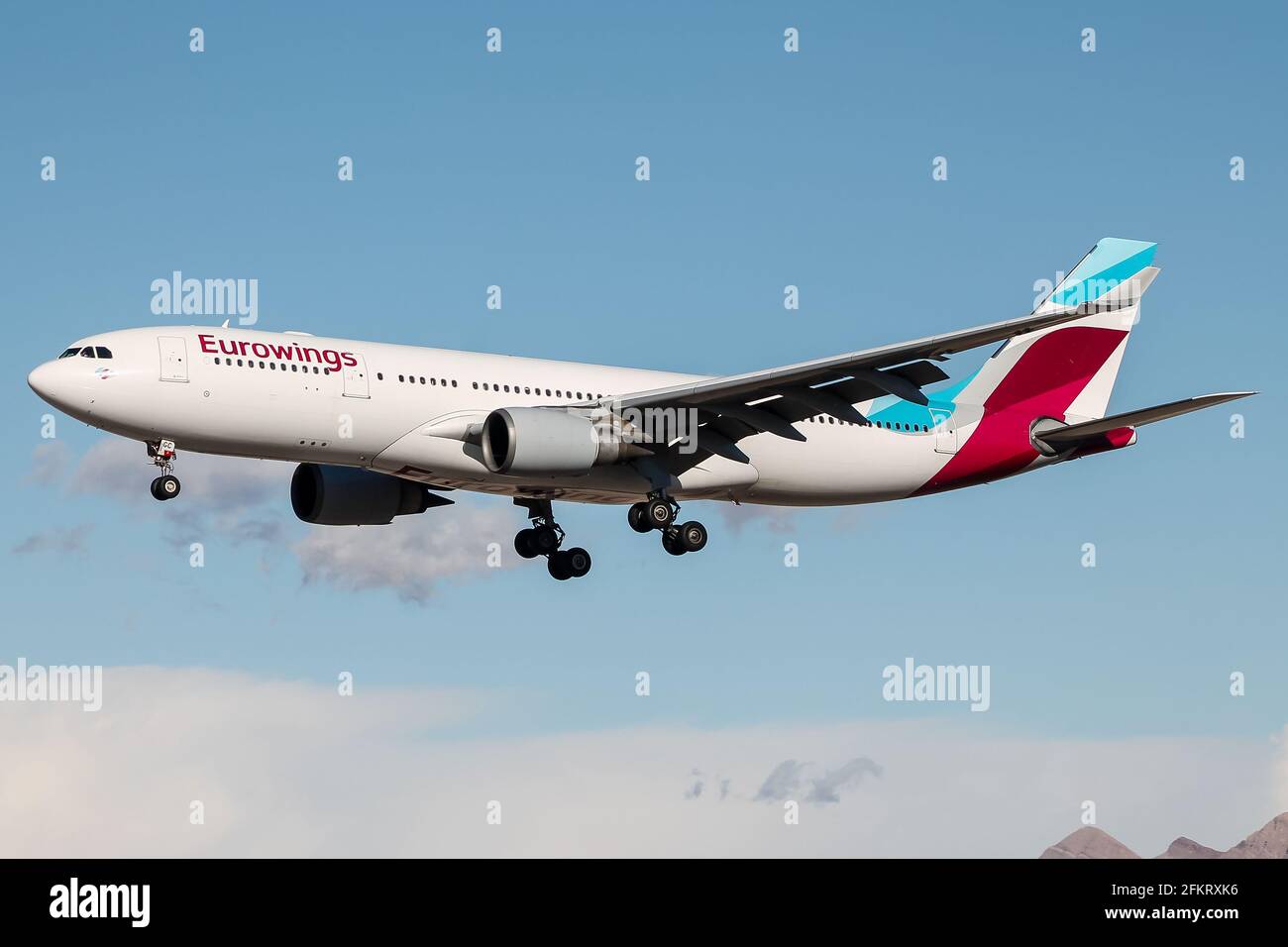 Un Eurowings A330-200 arrivant à Las Vegas de Düsseldorf! Banque D'Images Un Eurowings A330-200 arrivant à Las Vegas de Düsseldorf! Banque D'Images