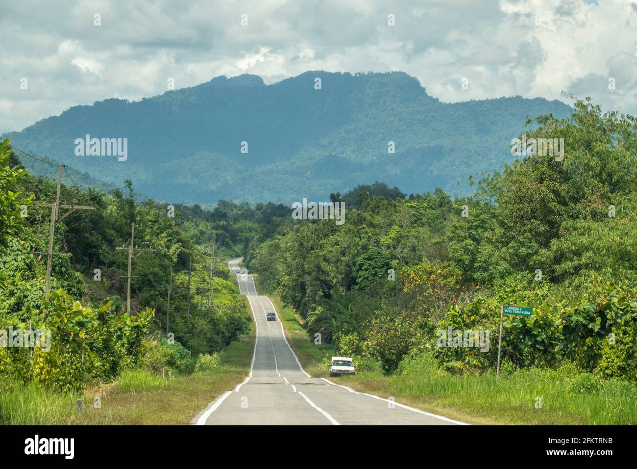 Route vers la ville de Tebedu, Serian, Sarawak, Malaisie orientale Banque D'Images