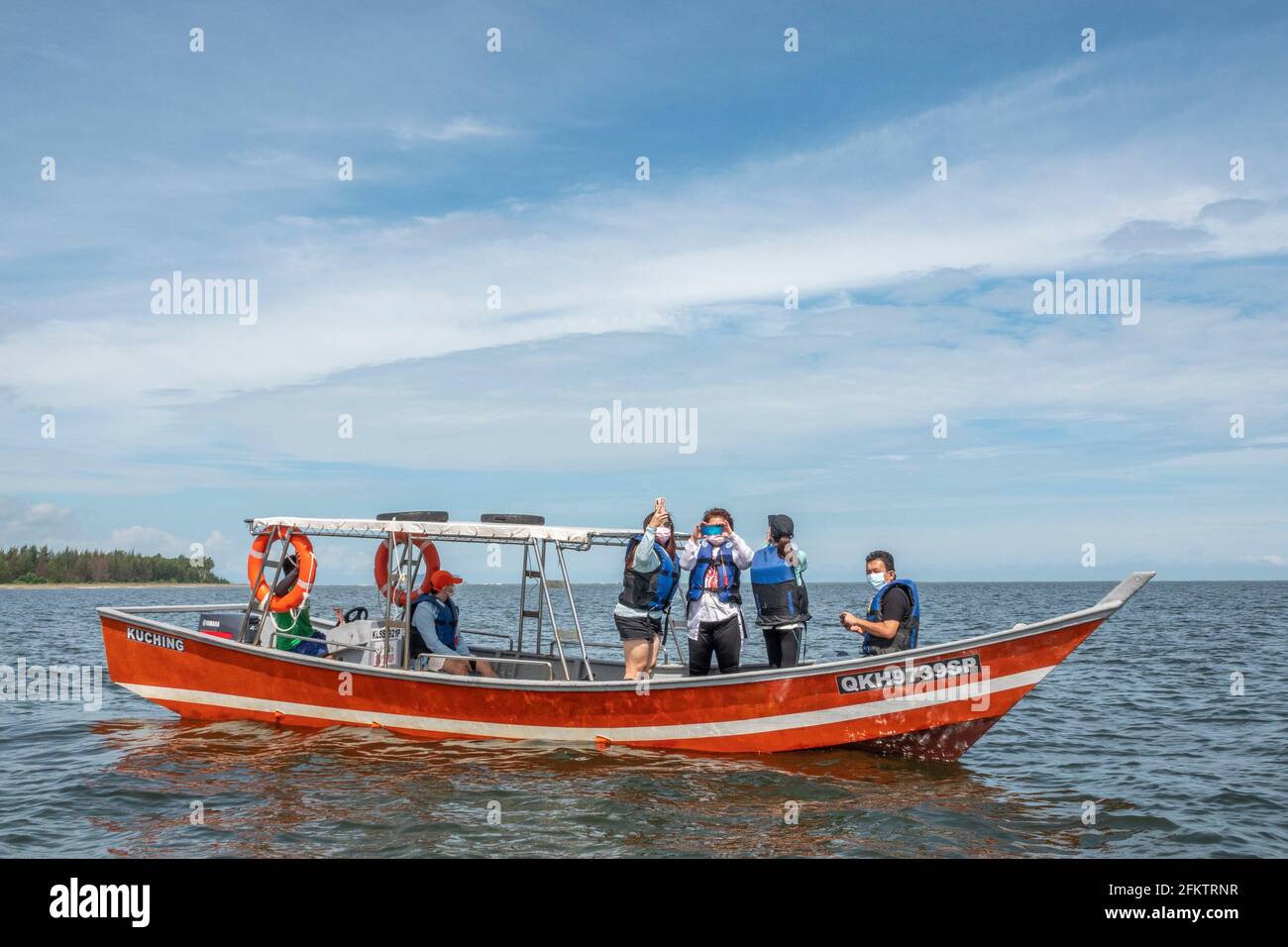 Croisière le long de la rive aérienne de Sibu Laut-Telaga, Matang, Sarawak, Malaisie Banque D'Images