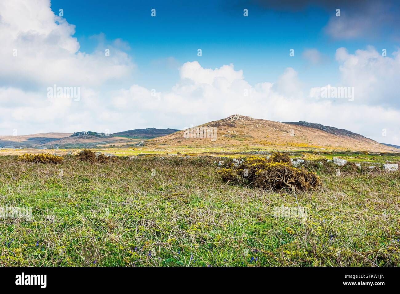Paysage de Cornouailles avec la colline de Zennor dans la région de Penwith ouest de Cornwall. Banque D'Images