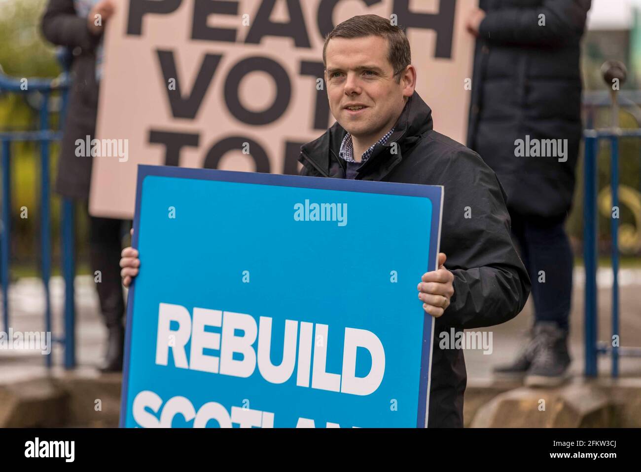 Musselburgh, Royaume-Uni. 04 mai 2021 en photo : le chef des conservateurs écossais, Douglas Ross, dans la dernière semaine de campagne pour l'élection parlementaire écossaise. Crédit : Rich Dyson/Alay Live News Banque D'Images