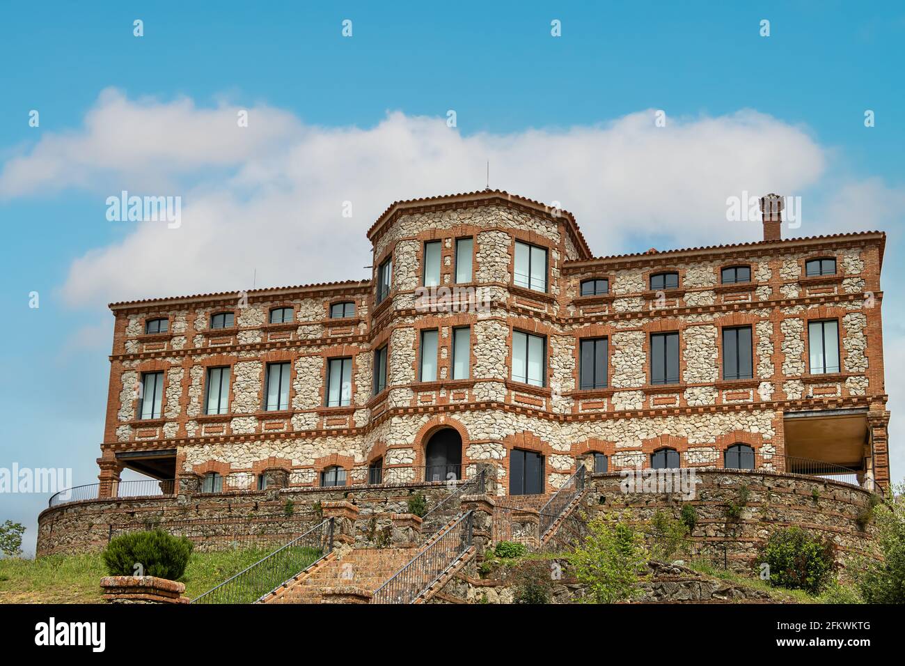 Club de tir de pigeon de Jabugo à Huelva. Bâtiment caractéristique de l'architecture andalouse depuis le début du XXe siècle Banque D'Images