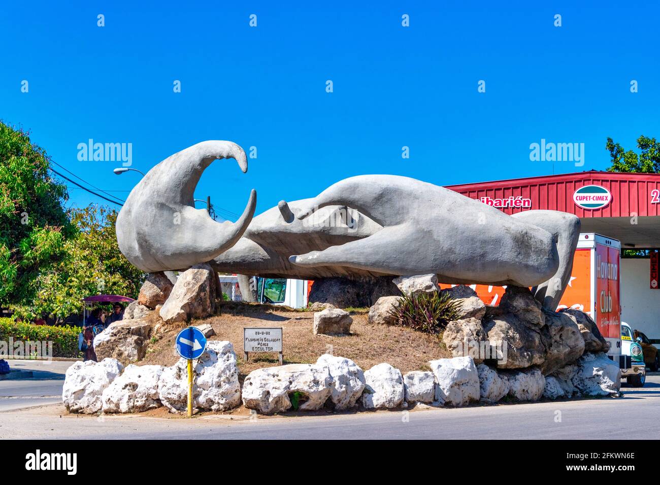 Sculpture de crabe à l'entrée de Caibarien, Cuba Photo Stock - Alamy