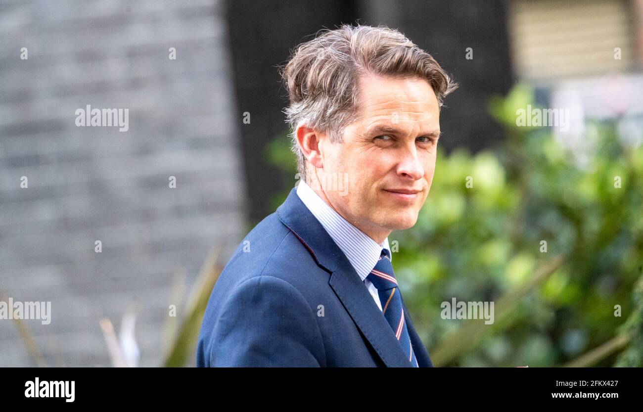 Londres, Royaume-Uni. 04e mai 2021. Gavin Williamson, secrétaire à l'éducation, quitte une réunion du cabinet au 10 Downing Street Londres. Crédit : Ian Davidson/Alay Live News Banque D'Images